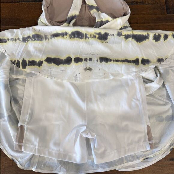 Lululemon NWOT White Tie-Dye Court Crush Dress w/built-in bra & shorts - Size 6 - Picture 6 of 11